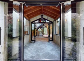 Rokko Residence（六甲邸館）の玄関