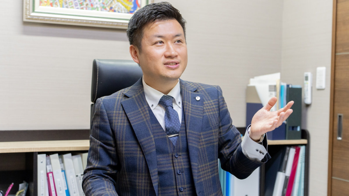 The president of Anshin Fudosan, Koki Takayama